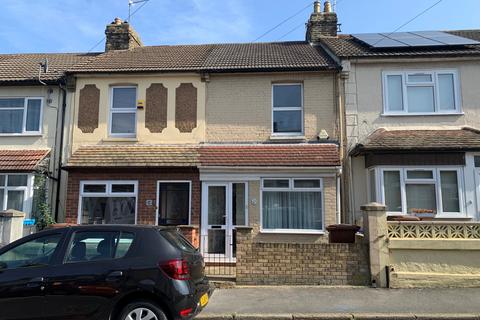 3 bedroom terraced house to rent, Milton Road, Gillingham, Kent, ME7