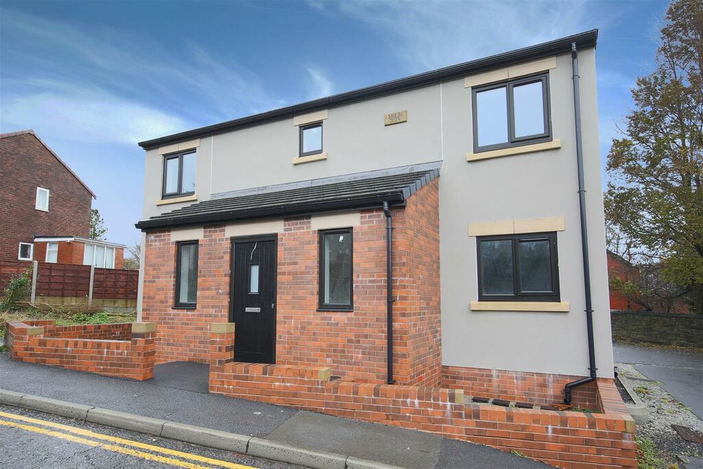 Constantine Street, Oldham, Lancashire 1 bed apartment £695 pcm (£160 pw)