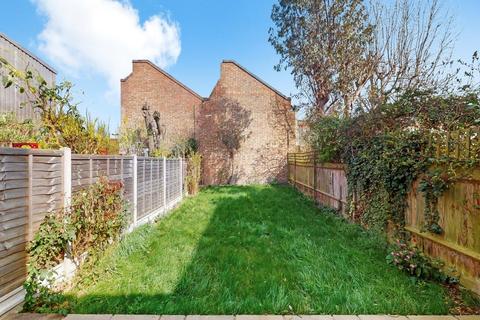 8 Rosslyn Crescent, Harrow, HA1 2RZ