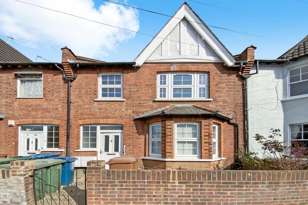 Rosslyn Crescent, Harrow, HA1 2 bed apartment £340,000