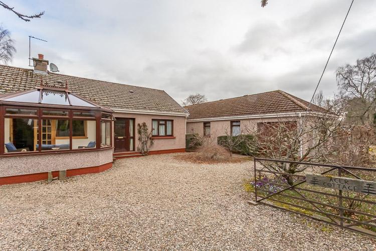 Golf Course Road, Blairgowrie PH10 3 bed detached house £360,000