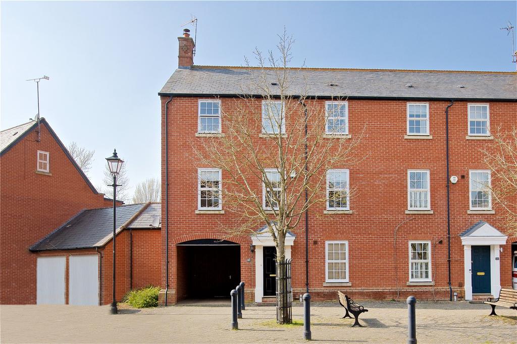 Willow Lane, Stony Stratford, Milton Keynes, Buckinghamshire, MK11 3