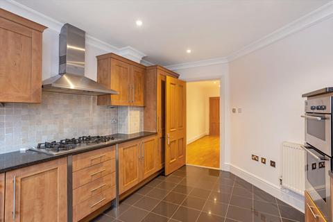 3 bedroom penthouse for sale, Lady Margaret Road, Sunningdale, Ascot, Berkshire, SL5