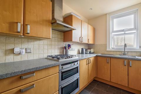 28b Bollo Bridge Road, London, W3 8AT