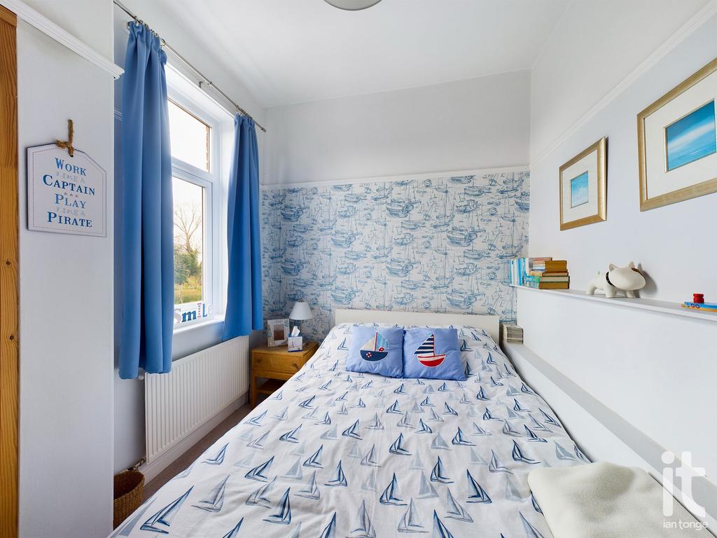 Photograph 14