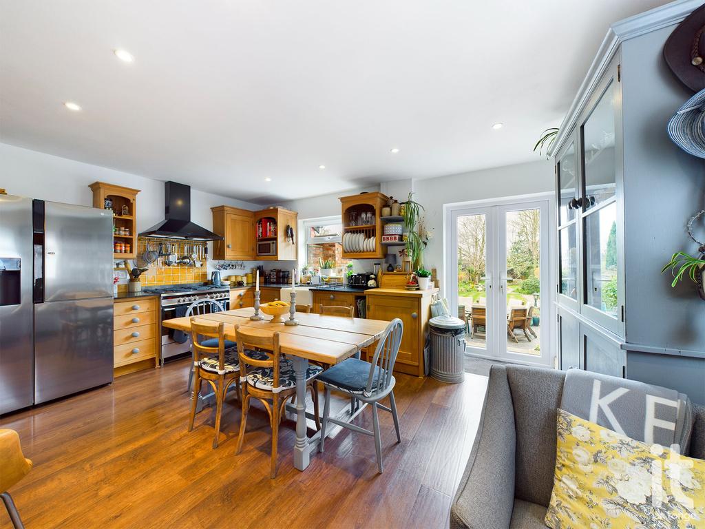 Photograph 4