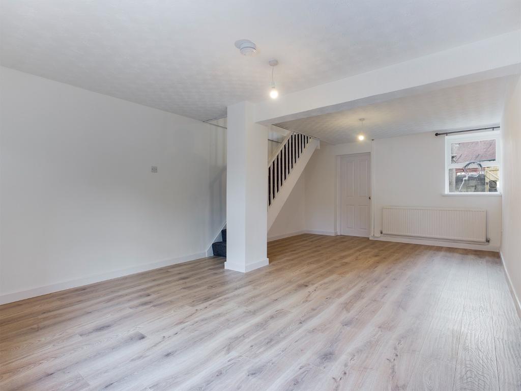 Llantwit Road, Neath, SA11 3 bed terraced house £750 pcm (£173 pw)