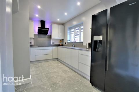 19 Moffat Gardens, Doncaster, DN2 4SB