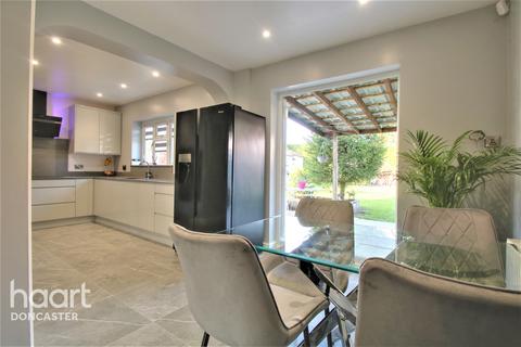 19 Moffat Gardens, Doncaster, DN2 4SB