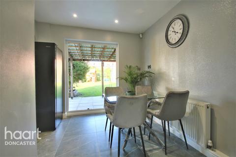 19 Moffat Gardens, Doncaster, DN2 4SB