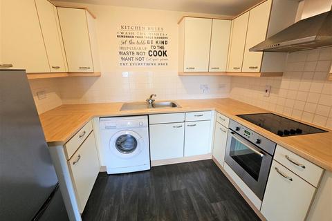 Flat 13, Cresswell Court Douglas Road, Stanwell, Staines-upon-thames, TW19 7JD