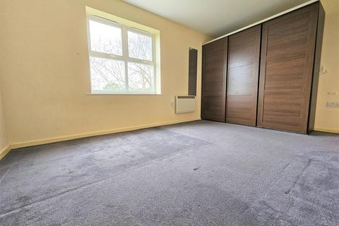 Flat 13, Cresswell Court Douglas Road, Stanwell, Staines-upon-thames, TW19 7JD