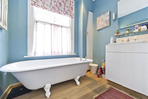 2 bedroom flat for sale, Nascot Street, London, W12