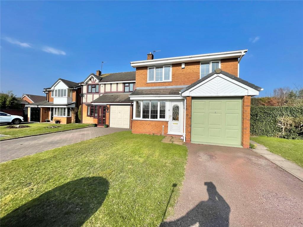 Bronte Drive, Heath Hayes WS11 7GL 3 bed detached house £295,000