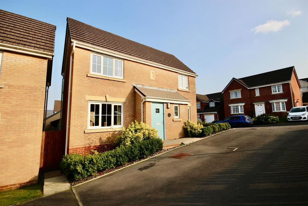 Woodside Drive, Newbridge, Newport 4 bed detached house £320,000