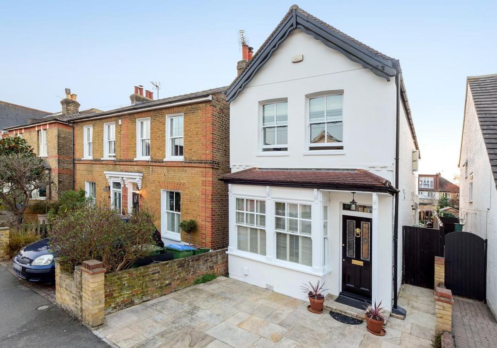 Pemberton Road, East Molesey, KT8 3 bed detached house £1,100,000