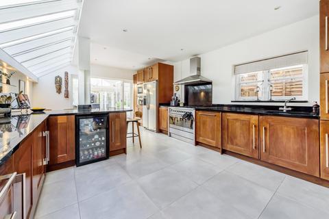 44 Pemberton Road, East Molesey, KT8 9LH