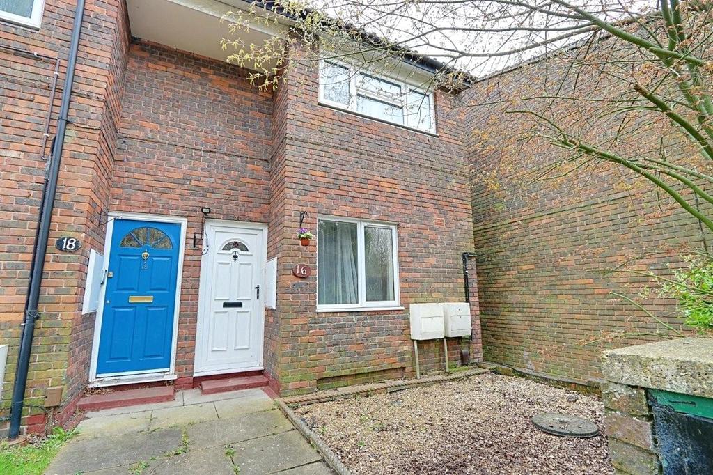 Standale Grove, Ruislip, HA4 1 bed £265,000