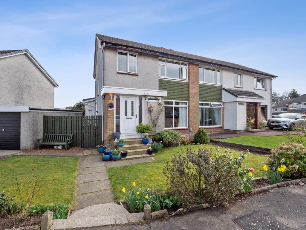 Kinnaird Crescent, Bearsden, East... 3 bed semidetached house £299,000