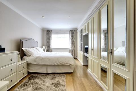 15 Almond Avenue, Ickenham, Uxbridge, UB10 8NA