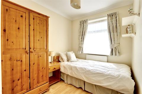 15 Almond Avenue, Ickenham, Uxbridge, UB10 8NA