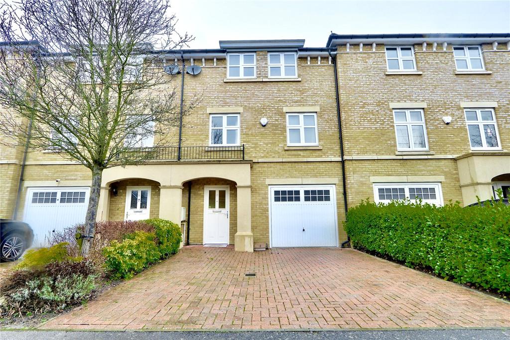 Heacham Avenue, Ickenham, UB10 4 bed detached house for sale £850,000