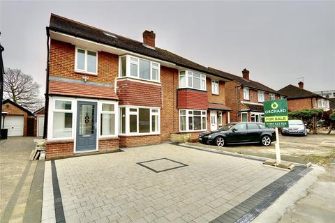 26 Edinburgh Drive, Ickenham, Uxbridge, UB10 8QY