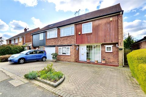 8 Edinburgh Drive, Uxbridge, UB10 8QY