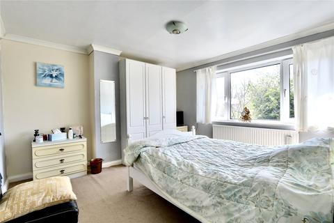 8 Edinburgh Drive, Uxbridge, UB10 8QY