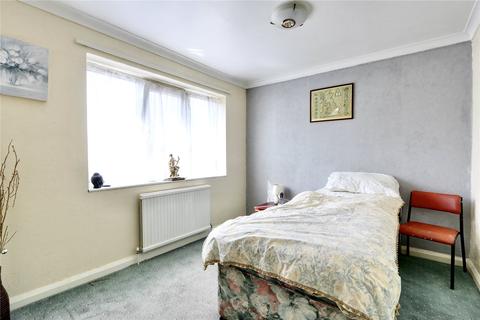 8 Edinburgh Drive, Uxbridge, UB10 8QY