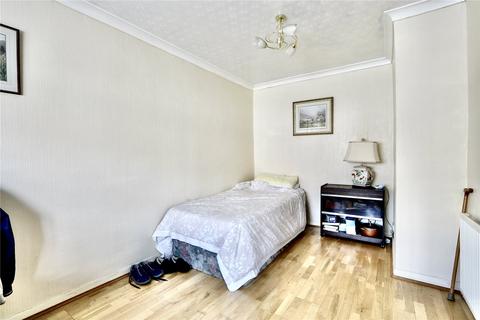 8 Edinburgh Drive, Uxbridge, UB10 8QY