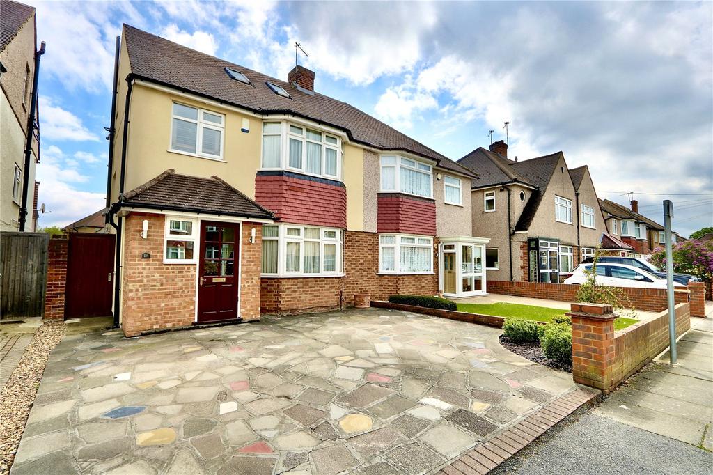 Clovelly Close, Ickenham, UB10 4 bed house £650,000