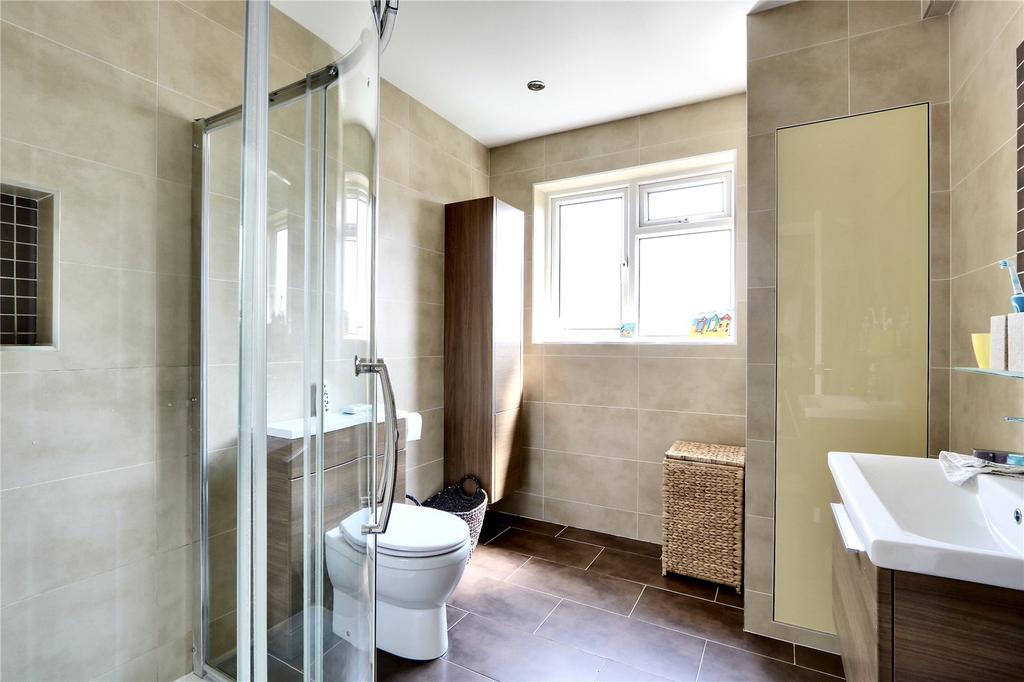 Clovelly Close, Ickenham, UB10 4 bed house £650,000