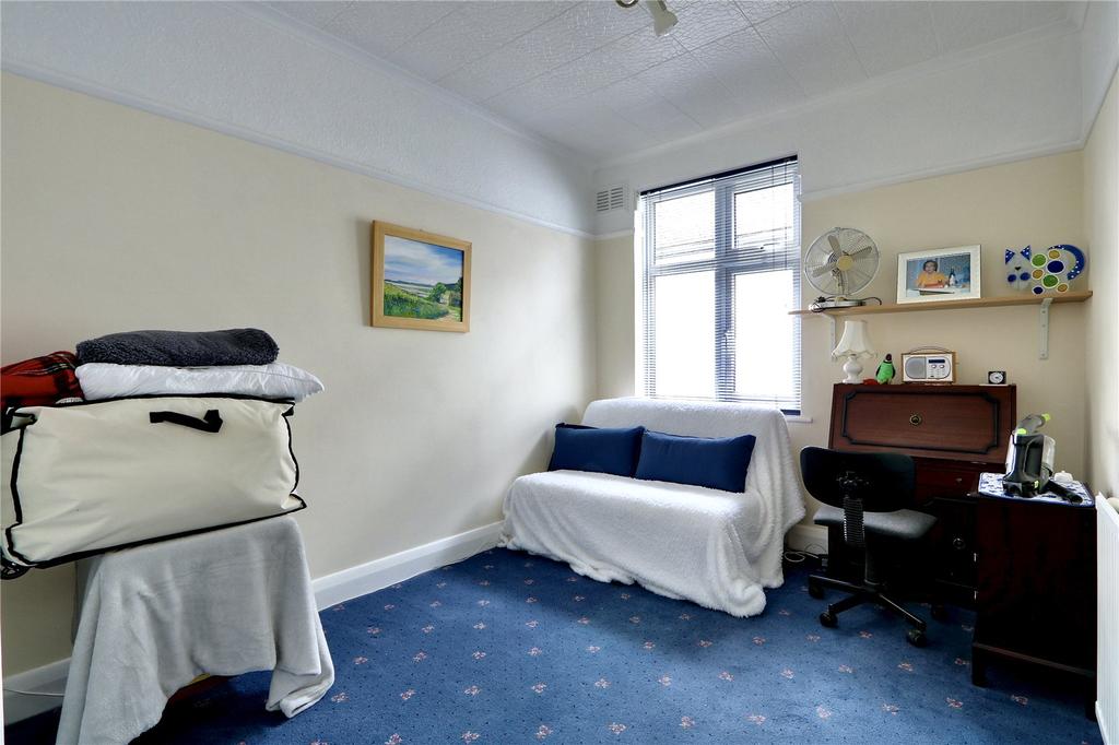 Keswick Gardens, Ruislip, HA4 2 bed bungalow £630,000