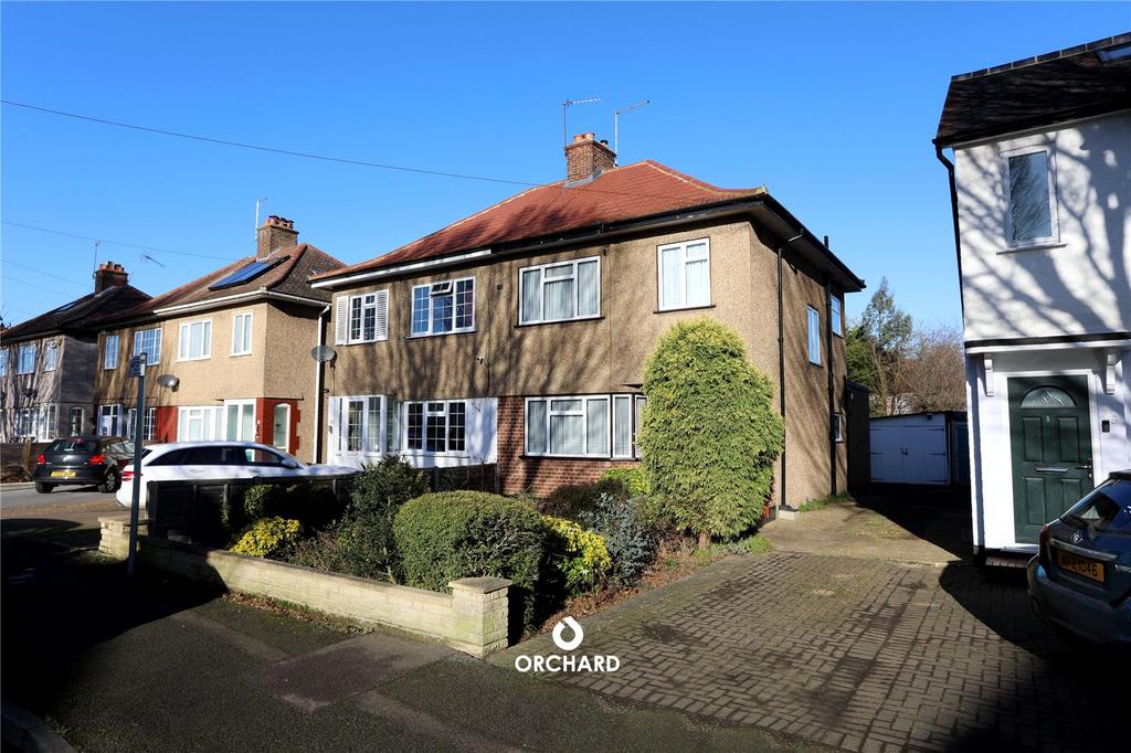 Burnham Avenue, Ickenham, UB10 3 bed semidetached house £649,950