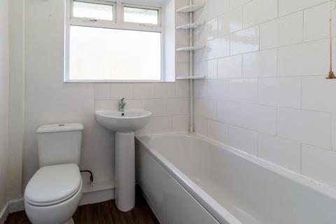 2 Lowfield Close, Low Moor, Bradford, BD12 0JX
