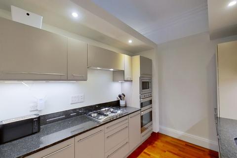 3 bedroom flat to rent - Drumsheugh Gardens, West End, Edinburgh, EH3
