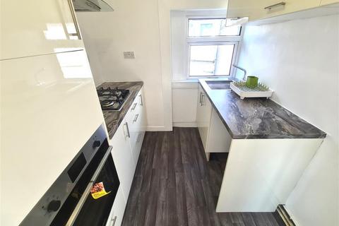 3 bedroom apartment to rent - Ashcroft Drive, Croftfoot, Glasgow