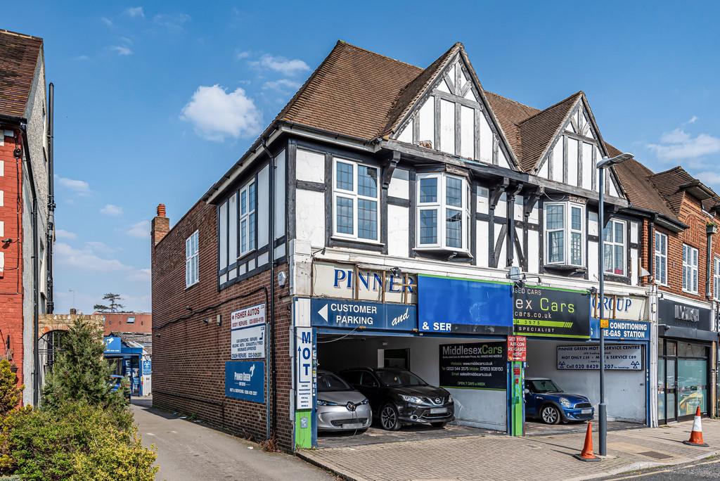 Pinner Green, Pinner 2 bed apartment £1,400 pcm (£323 pw)