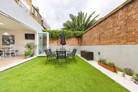 Flat 1, 38 Almeric Road, London, SW11 1HL