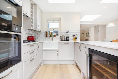 Flat 1, 38 Almeric Road, London, SW11 1HL