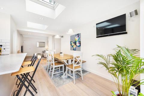 Flat 1, 38 Almeric Road, London, SW11 1HL