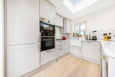 Flat 1, 38 Almeric Road, London, SW11 1HL