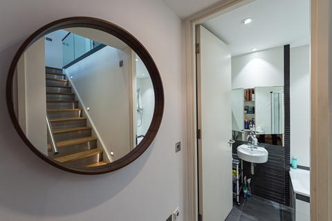1 bedroom flat for sale - Marmion Mews, Battersea, London, SW11