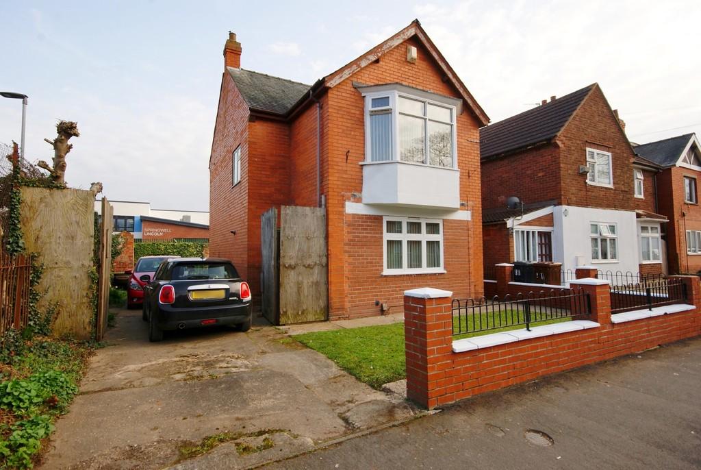 Macaulay Drive, Lincoln 3 bed detached house £200,000
