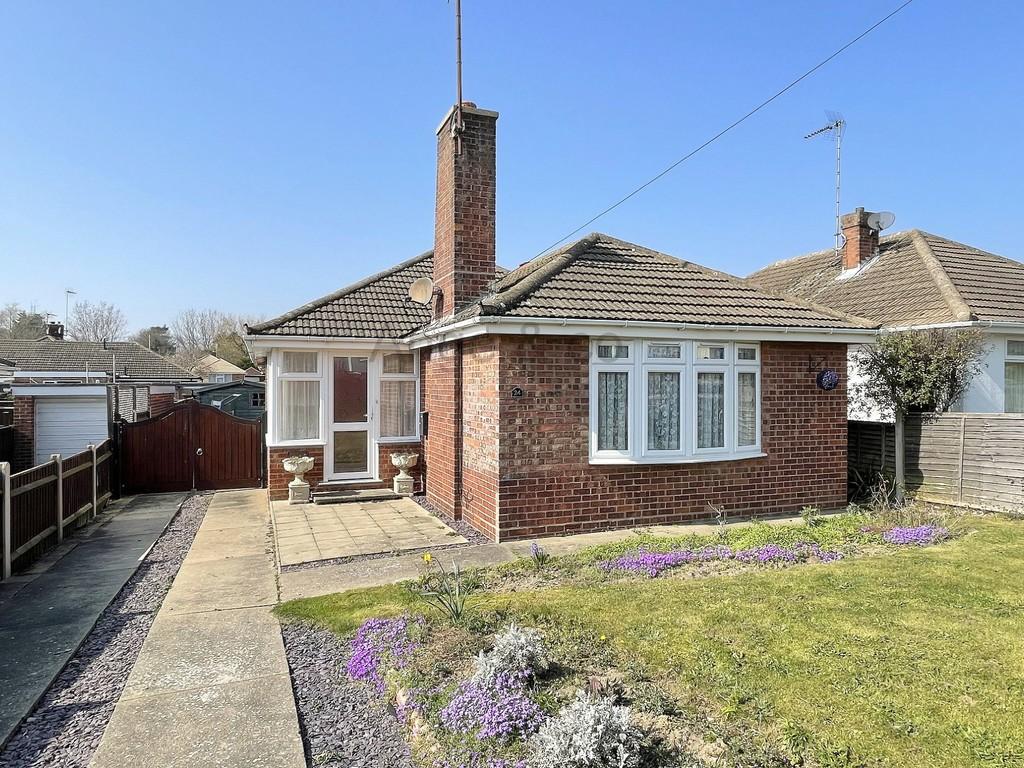 Orford Drive, Oulton Broad, Lowestoft 2 bed detached bungalow £280,000