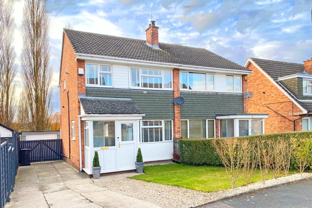 Osborne Gardens, Harrogate 3 bed semidetached house £275,000