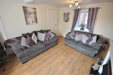 1 Small Grove, Stainforth, Doncaster, DN7 5RR