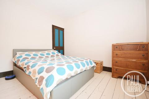 12 Beckham Road, Lowestoft, NR32 2BY