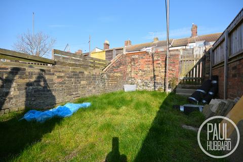 12 Beckham Road, Lowestoft, NR32 2BY